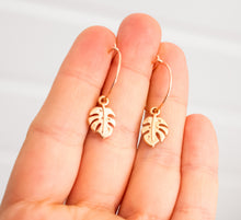 Filigrane Creolen mit Blatt Anhängern - Silberfarben / Rose Goldfarben