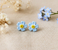 Mini Vergiss mein Nicht Ohrstecker - Polymer Clay - Frühling - Blumen - Blüten - Blau
