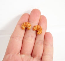 Croissant Ohrstecker - Gebäck - Miniature food Polymer Clay