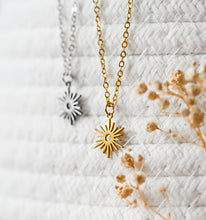 Filigrane Sonnenkette Gold – Geometrischer Anhänger