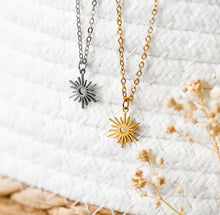 Filigrane Sonnenkette Gold – Geometrischer Anhänger