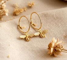 Filigrane Creolen mit Bienen Anhängern - Goldfarben /Silberfarben - Leichte Ohrringe - Boho - Bee