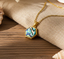 Hexagon Abalone Muschel Kette in Gold
