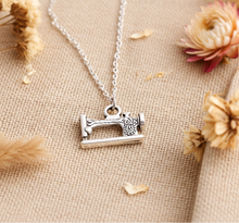 Sewing Love - Nähmaschinen Kette -