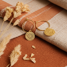 Filigrane Creolen mit Mandala Anhängern - Silberfarben / Goldfarben - Leichte Ohrringe - Boho - Scheiben