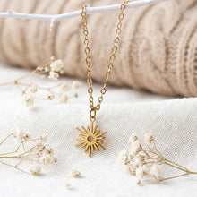 Filigrane Sonnenkette Gold – Geometrischer Anhänger