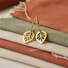 Kreolen Blatt Anhänger - Goldfarben - Leichte Ohrringe - Boho - Hoops Kreolen