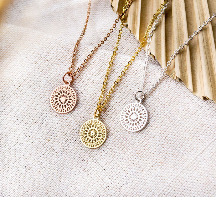 Filigrane Mandala Kette - Bohemian l Boho l Lace Kreis Münze