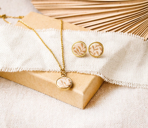 Ohrstecker Fleur - Fassung Gold / Creme  - Edelstahl - Blumen - Zweige