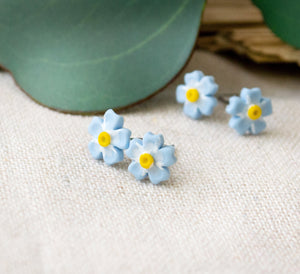 Mini Vergiss mein Nicht Ohrstecker - Polymer Clay - Frühling - Blumen - Blüten - Blau